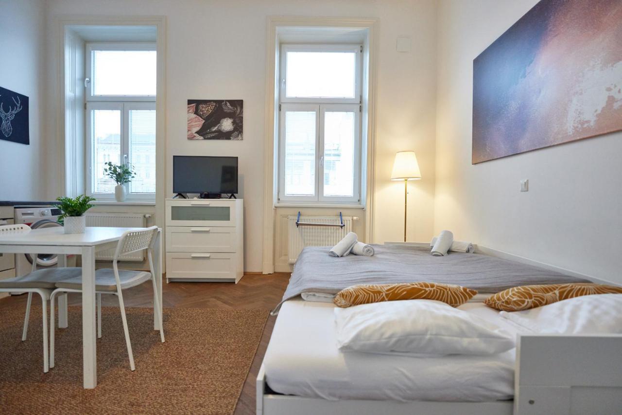Close To Metro Iii Apartment Wien