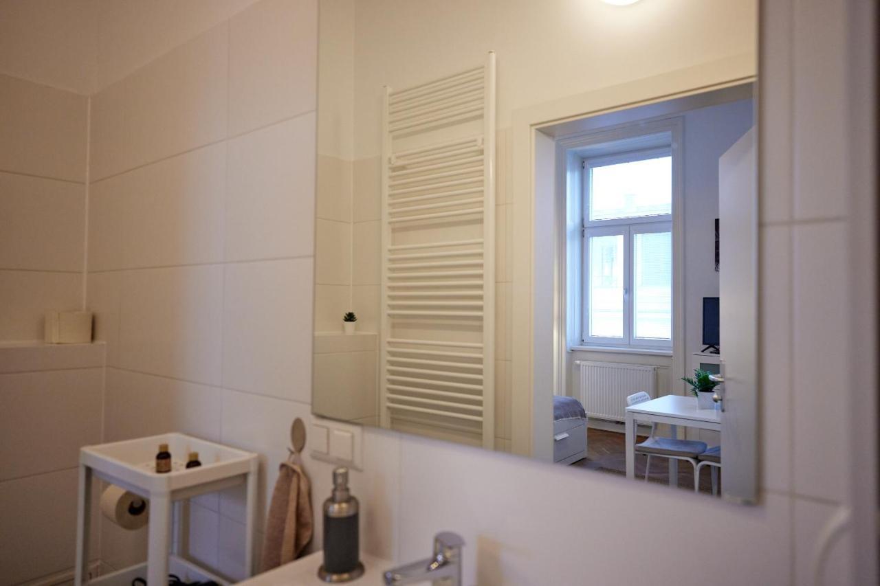 Close To Metro Iii Apartament Viena